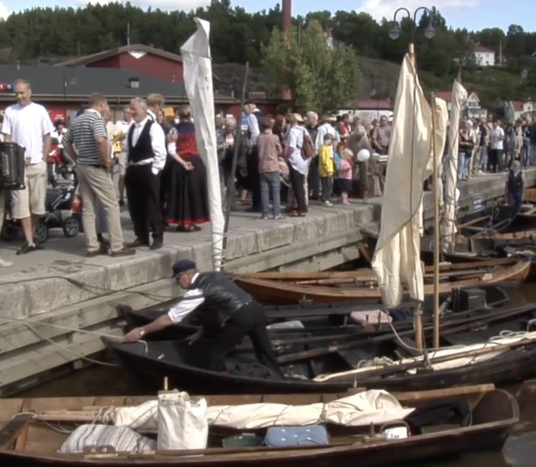 Träbåtar, små pirater och sjöfartshistoria